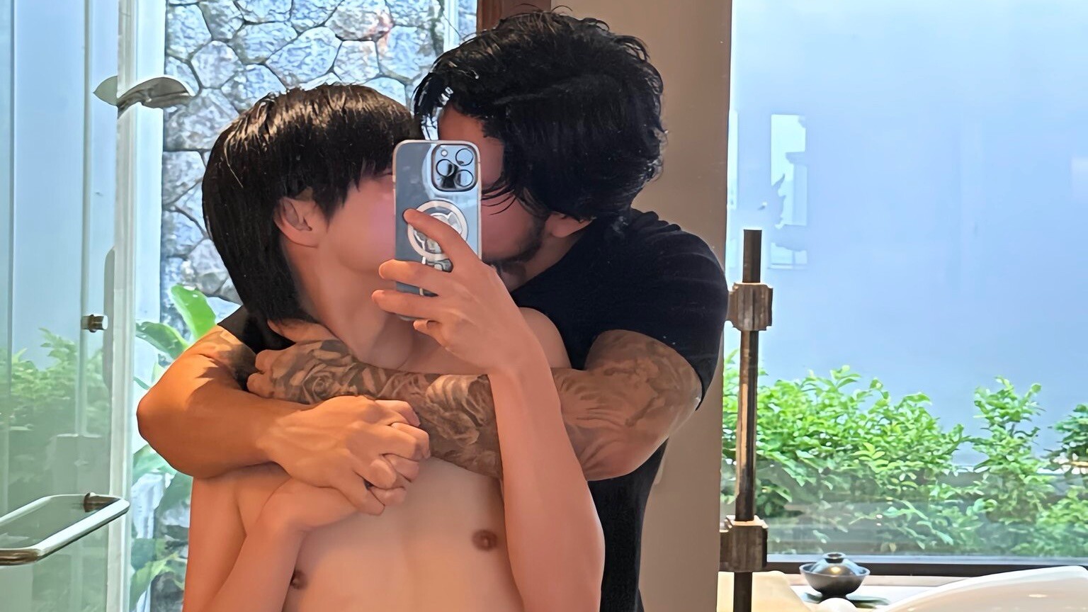 Another candid shot from Hiroaki's private collection