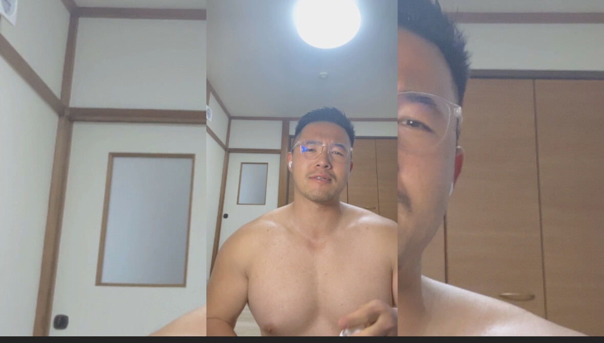 男の全裸 
